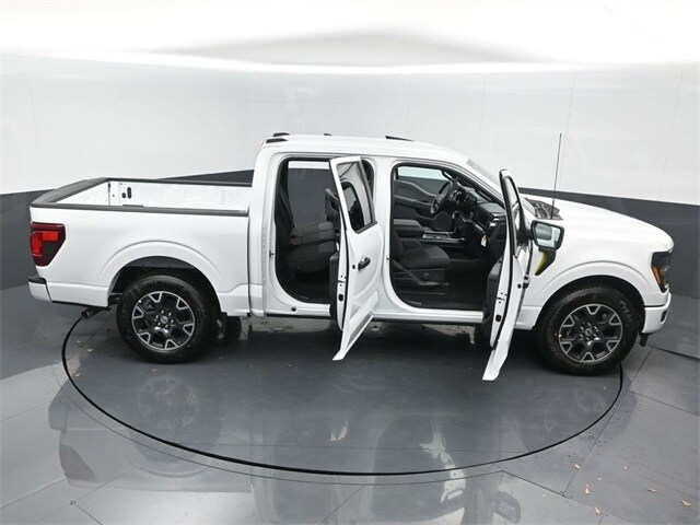 new 2024 Ford F-150 car, priced at $40,670