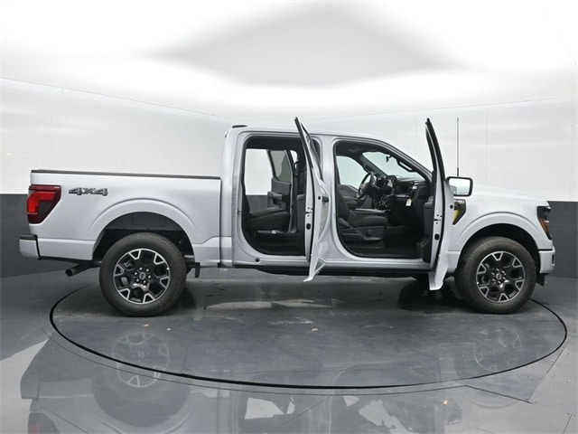 new 2025 Ford F-150 car, priced at $52,130