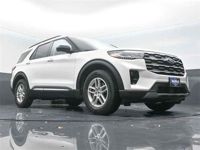 new 2025 Ford Explorer car, priced at $42,105