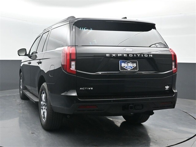 new 2025 Ford Expedition car, priced at $68,210