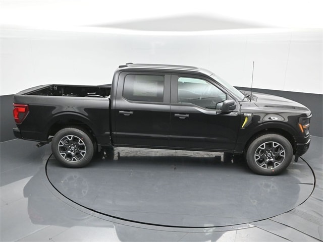 new 2024 Ford F-150 car, priced at $43,026