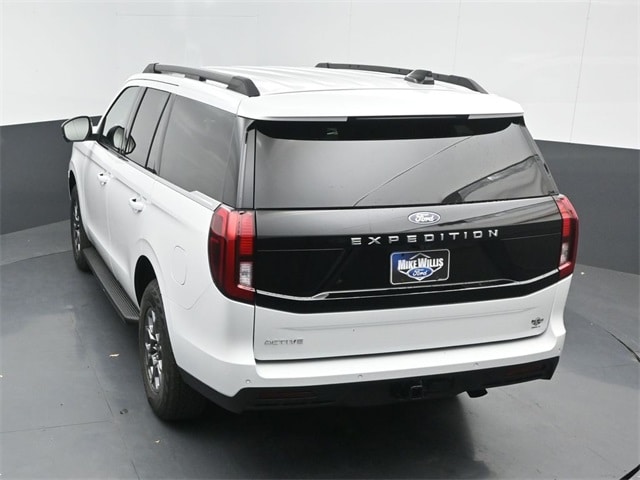 new 2025 Ford Expedition car, priced at $63,995