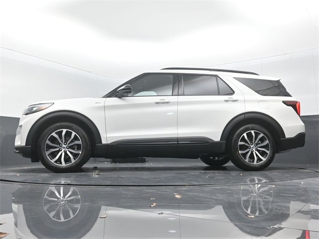 new 2025 Ford Explorer car, priced at $45,005