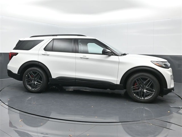 new 2025 Ford Explorer car, priced at $60,590