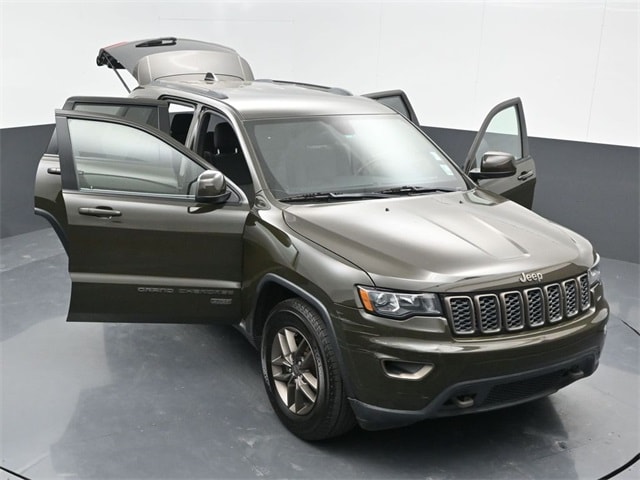 used 2016 Jeep Grand Cherokee car, priced at $14,626