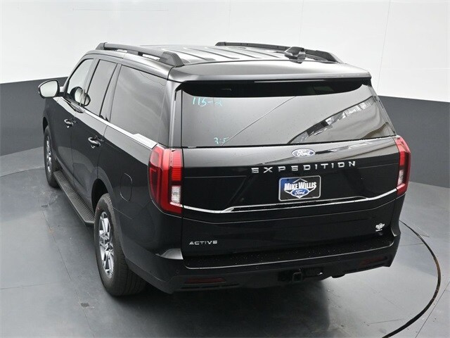 new 2025 Ford Expedition car, priced at $68,210