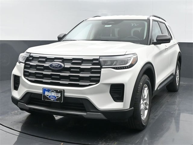 new 2025 Ford Explorer car, priced at $40,245