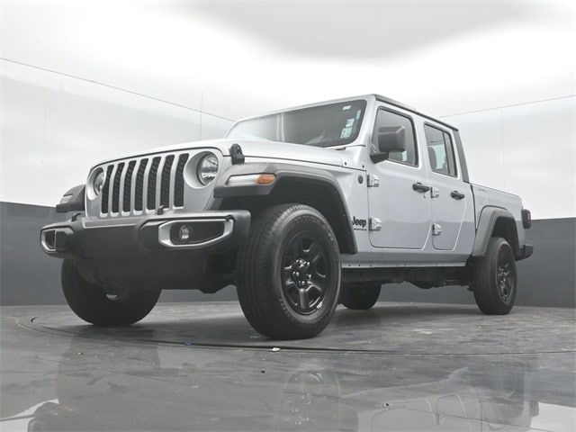 used 2023 Jeep Gladiator car, priced at $32,789