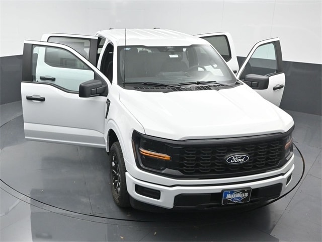 new 2025 Ford F-150 car, priced at $40,795
