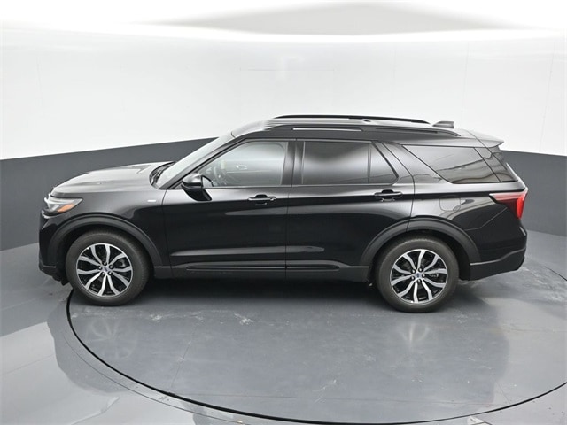 new 2025 Ford Explorer car, priced at $43,615