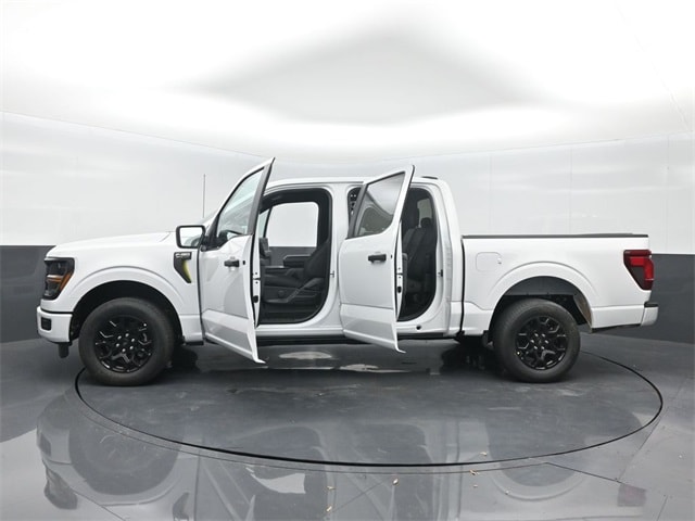 new 2025 Ford F-150 car, priced at $40,795