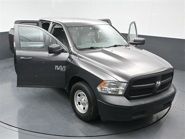 used 2019 Ram 1500 Classic car, priced at $18,554