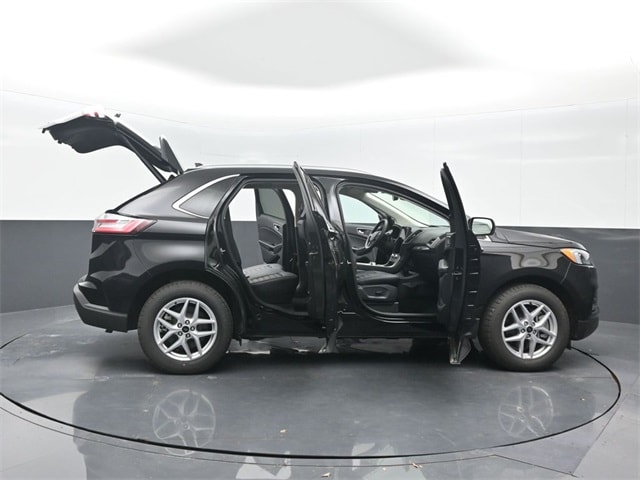 new 2024 Ford Edge car, priced at $35,025
