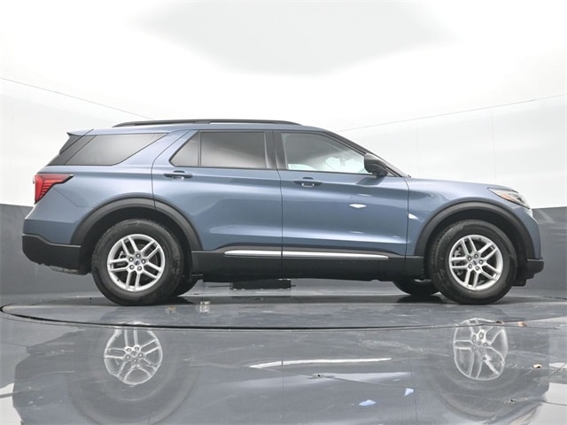 new 2025 Ford Explorer car, priced at $38,345