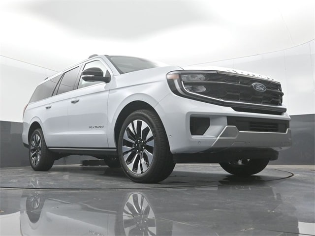new 2025 Ford Expedition car, priced at $82,435