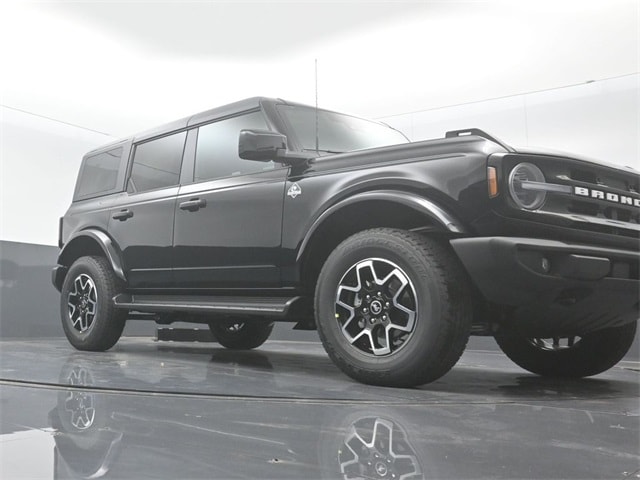 new 2025 Ford Bronco car, priced at $48,225