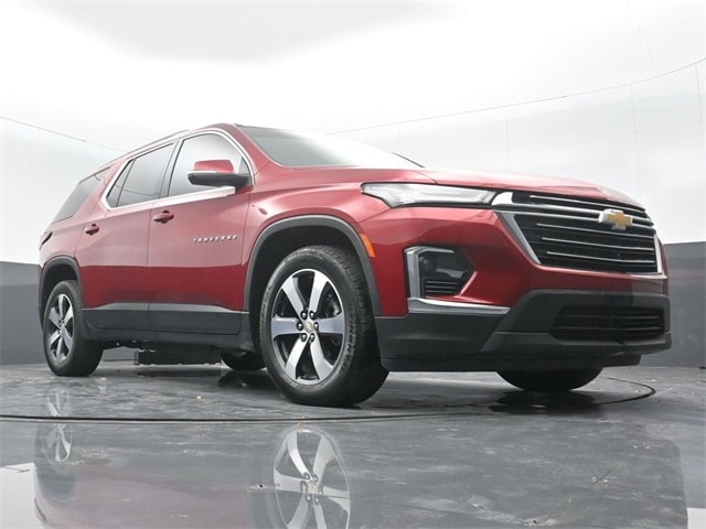 used 2022 Chevrolet Traverse car, priced at $30,194