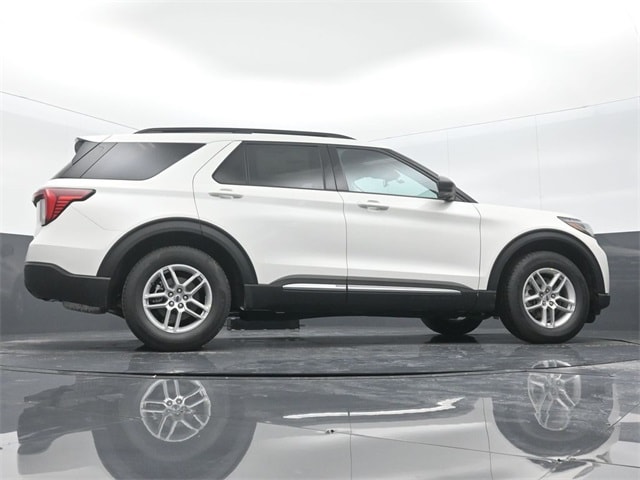 new 2025 Ford Explorer car, priced at $40,245