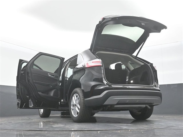 new 2024 Ford Edge car, priced at $35,025