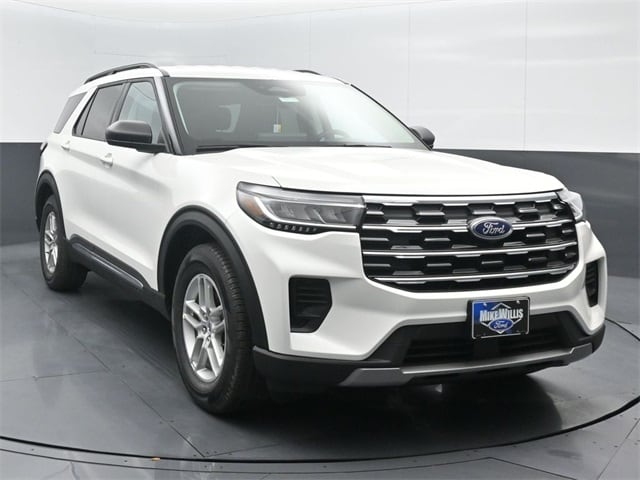 new 2025 Ford Explorer car, priced at $40,245