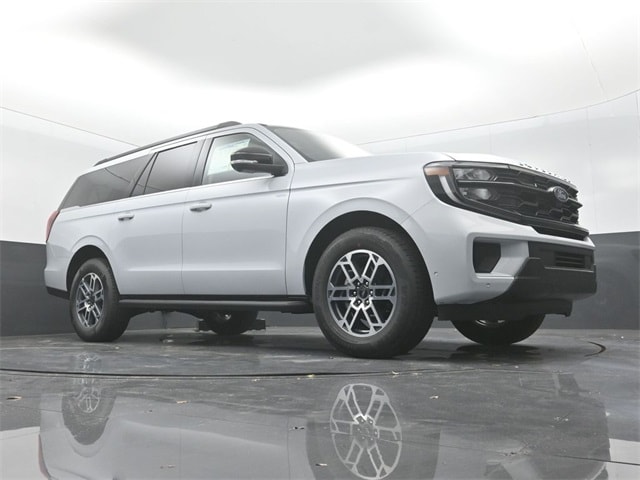 new 2025 Ford Expedition car, priced at $71,210