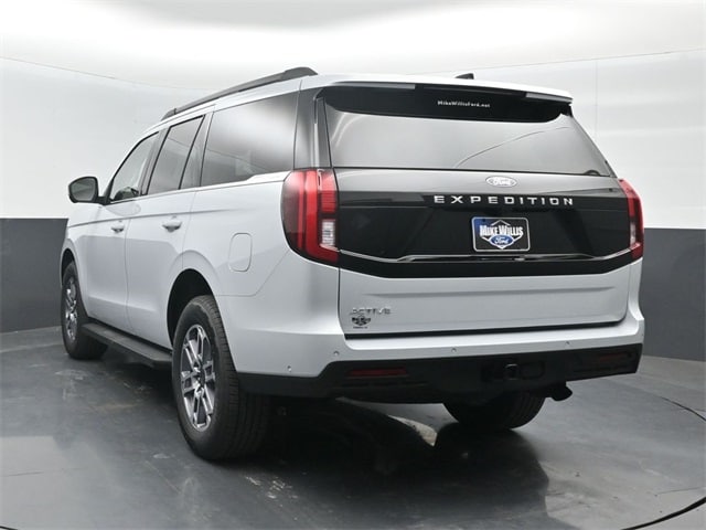 new 2025 Ford Expedition car, priced at $68,210