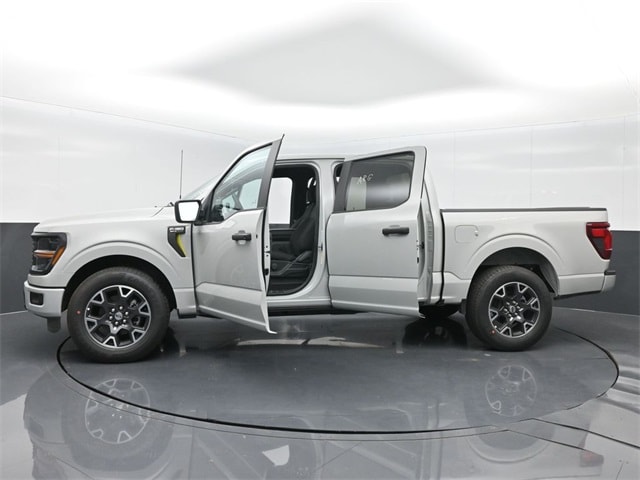 new 2024 Ford F-150 car, priced at $43,014