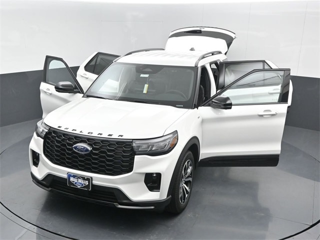 new 2025 Ford Explorer car, priced at $42,885