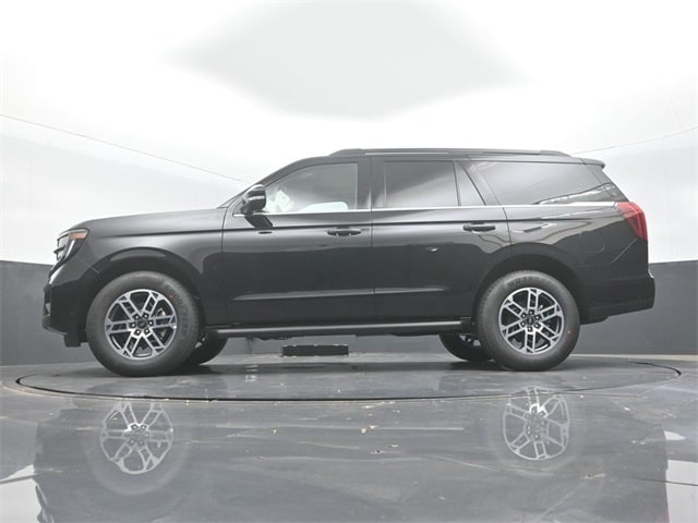 new 2025 Ford Expedition car, priced at $68,210