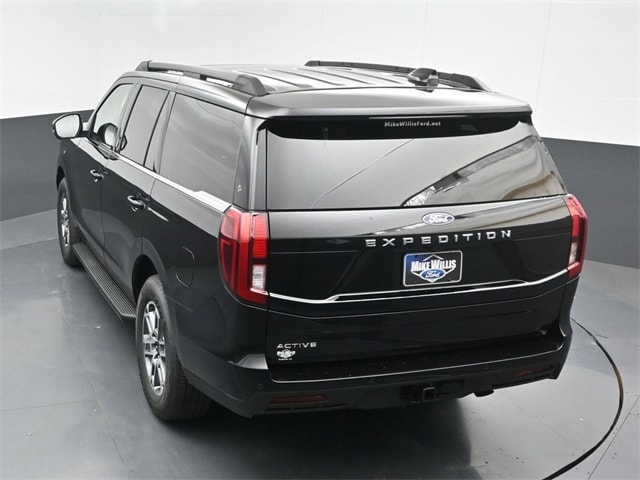 new 2025 Ford Expedition car, priced at $68,210