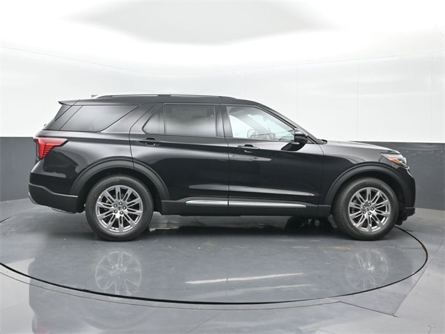 new 2025 Ford Explorer car, priced at $50,195
