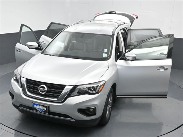 used 2020 Nissan Pathfinder car, priced at $20,965