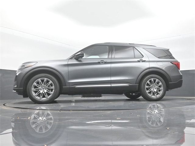 new 2025 Ford Explorer car, priced at $50,195
