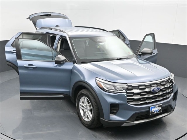 new 2025 Ford Explorer car, priced at $38,345