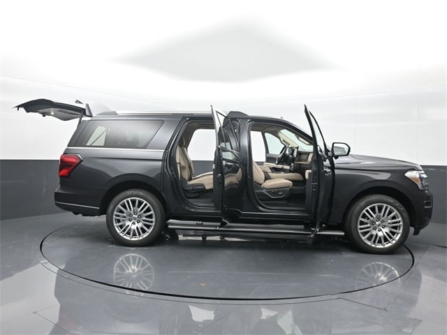 new 2024 Ford Expedition car, priced at $71,400