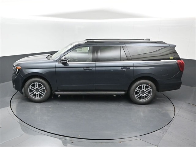 new 2025 Ford Expedition car, priced at $71,705