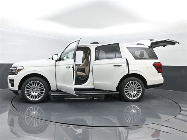 new 2024 Ford Expedition car, priced at $64,395