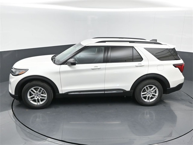 new 2025 Ford Explorer car, priced at $40,245