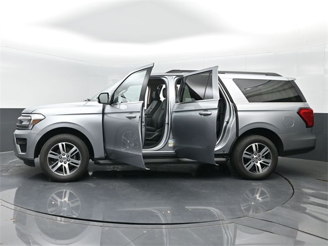 new 2024 Ford Expedition car, priced at $62,000