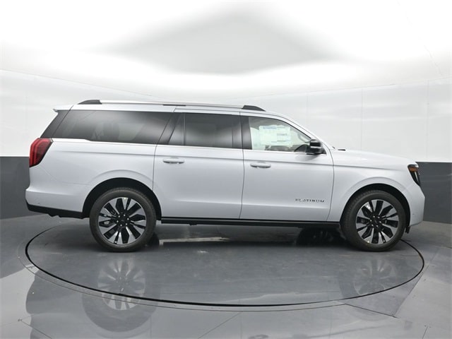 new 2025 Ford Expedition car, priced at $82,435