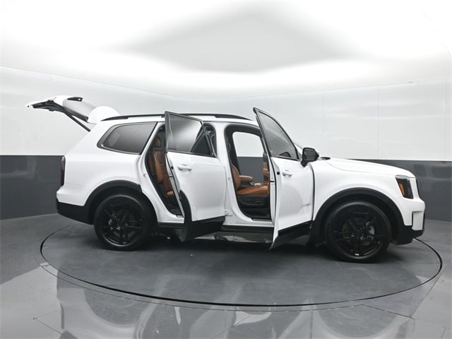 used 2025 Kia Telluride car, priced at $45,668