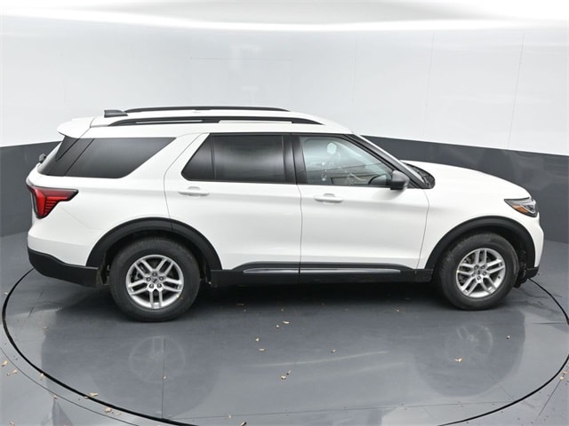 new 2025 Ford Explorer car, priced at $42,105