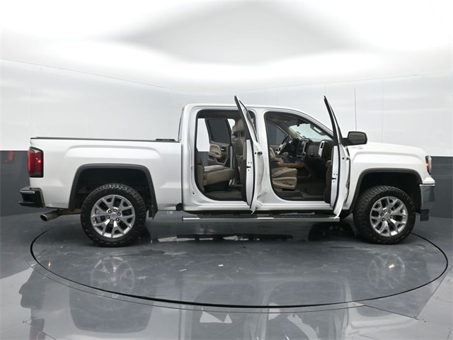 used 2018 GMC Sierra 1500 car, priced at $35,258