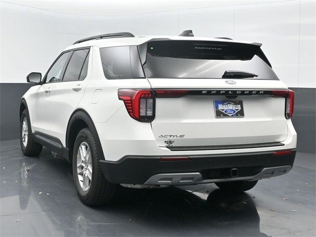 new 2025 Ford Explorer car, priced at $42,105