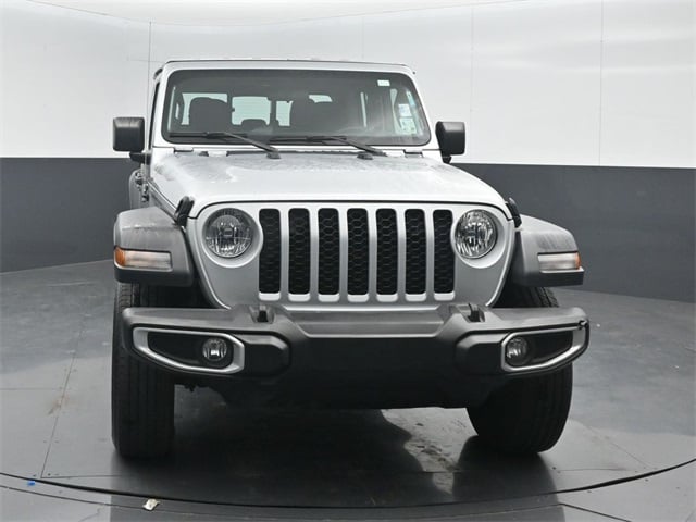 used 2023 Jeep Gladiator car, priced at $32,789
