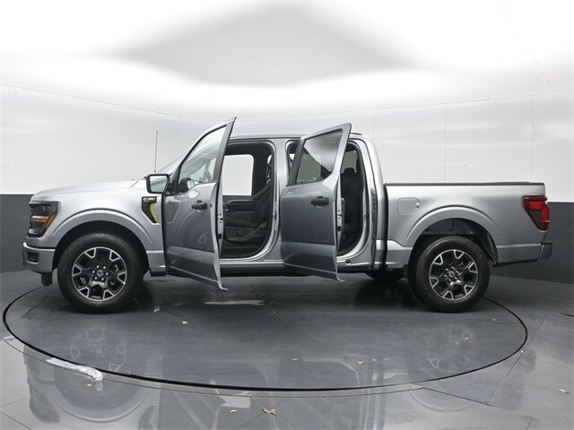 new 2025 Ford F-150 car, priced at $43,083