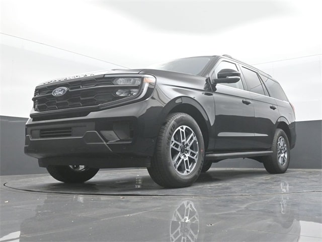 new 2025 Ford Expedition car, priced at $68,210