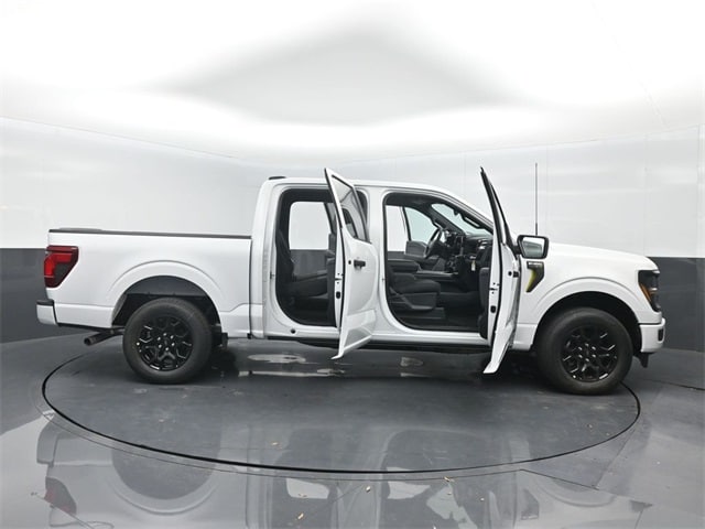 new 2025 Ford F-150 car, priced at $40,795