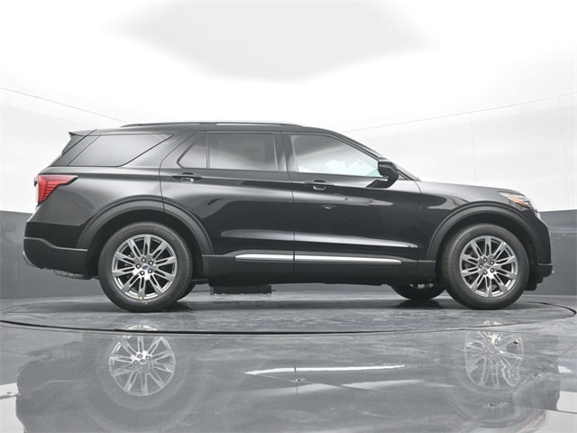 new 2025 Ford Explorer car, priced at $50,345