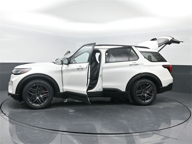 new 2025 Ford Explorer car, priced at $45,860